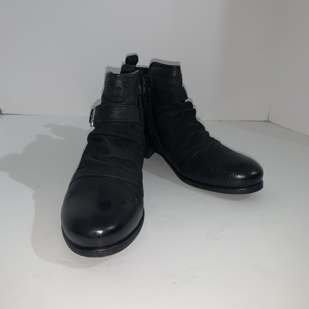 Miz Mooz Boots Womens Size 8.5 Black Leather Suzy Ankle Zip Buckle Booties EU 39